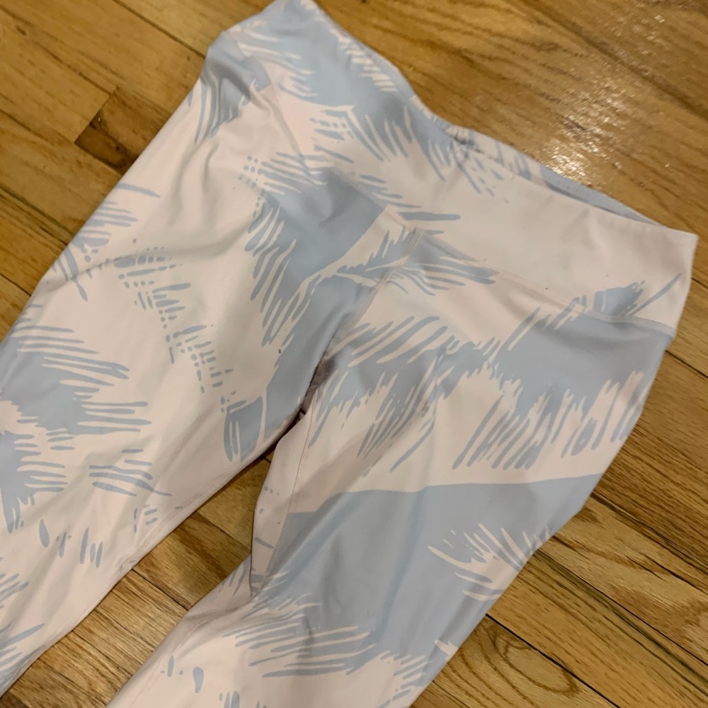 Fabletics - Picture 2 of 2